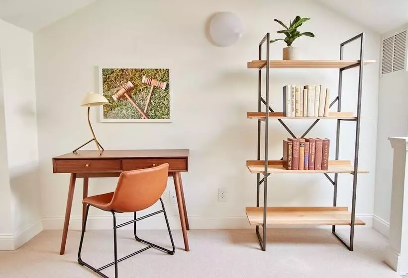 Sonder Baltimore Place