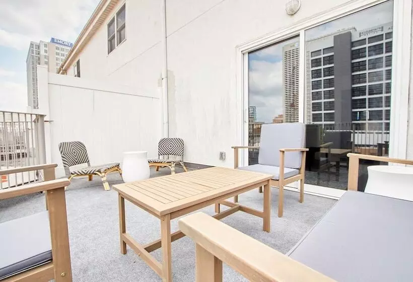 Sonder Baltimore Place