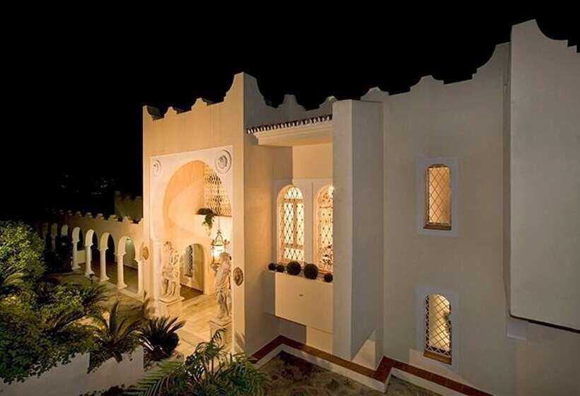 Unique Luxurious And Palacial Villa