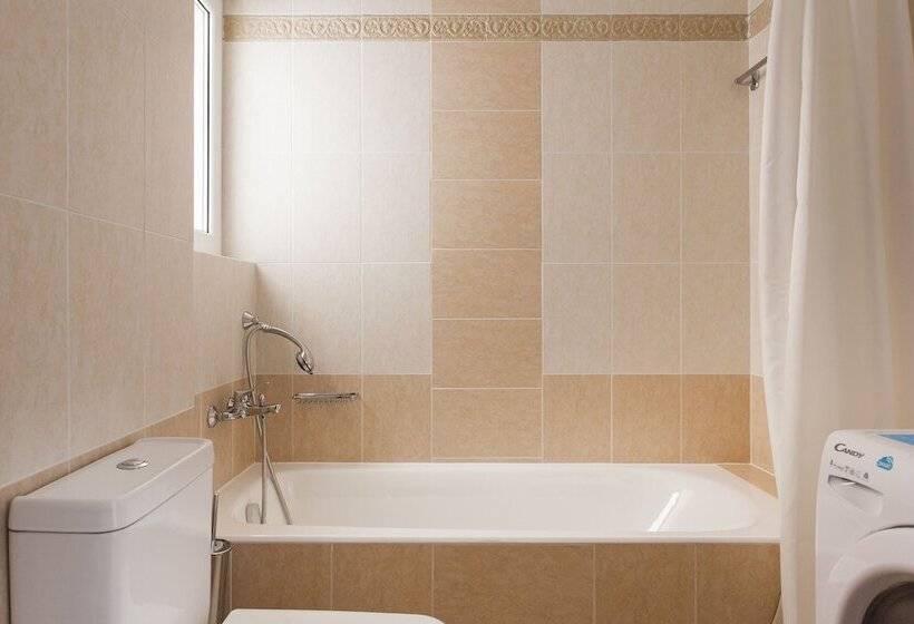 Upstreet Superb & Comfy 2 Bd Apt Marousi