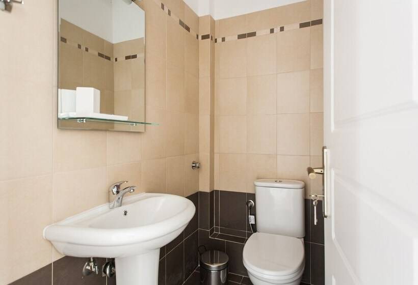 Upstreet Superb & Comfy 2 Bd Apt Marousi