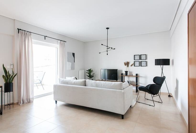 Upstreet Superb & Comfy 2 Bd Apt Marousi