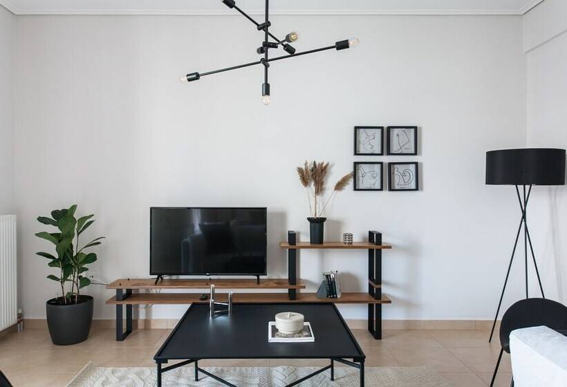 Upstreet Superb & Comfy 2 Bd Apt Marousi