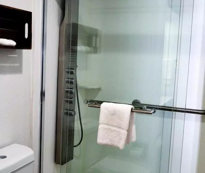 Отель Athena Inn Chattanooga