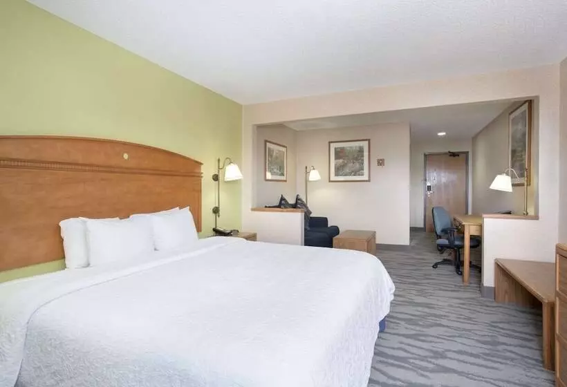 Отель Baymont By Wyndham Thornton