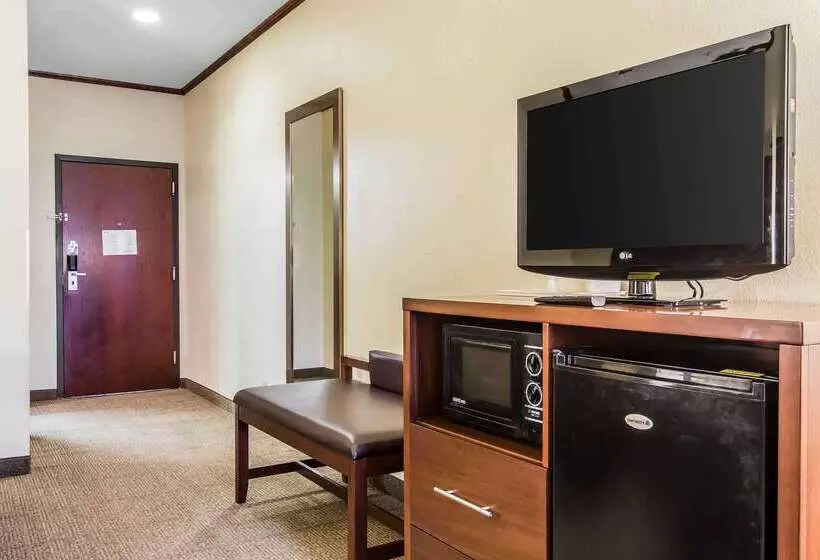 Отель Comfort Inn & Suites Ardmore
