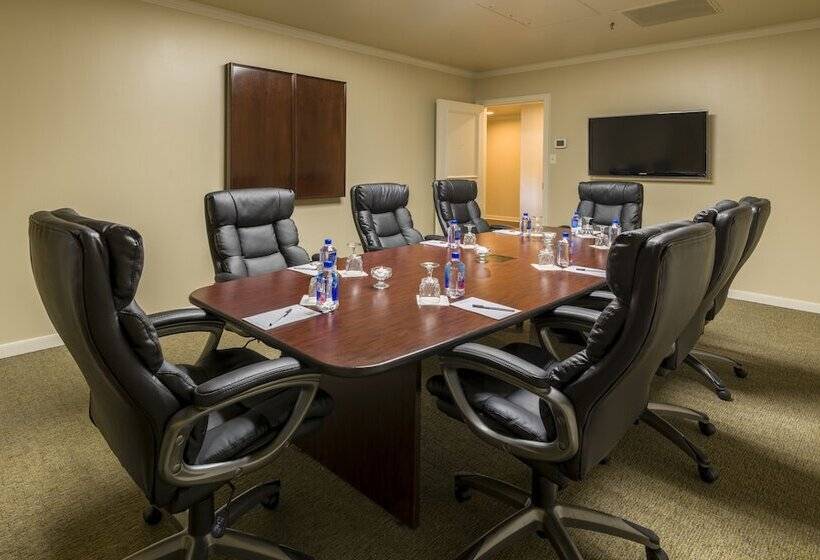 Cooper Hotel Conference Center & Spa