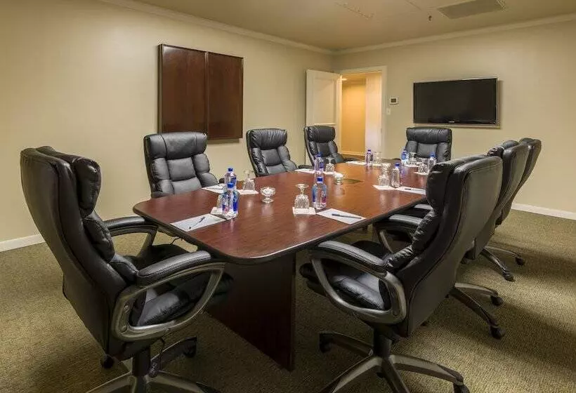 Cooper Hotel Conference Center & Spa