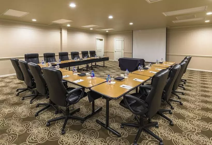 Cooper Hotel Conference Center & Spa