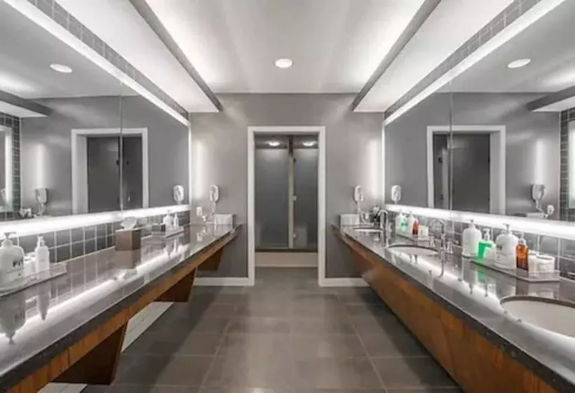 Cooper Hotel Conference Center & Spa