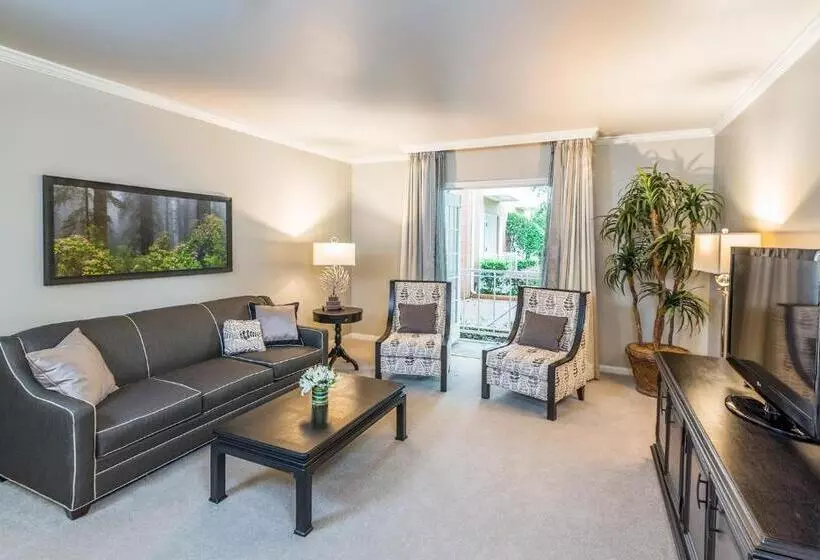 Cooper Hotel Conference Center & Spa