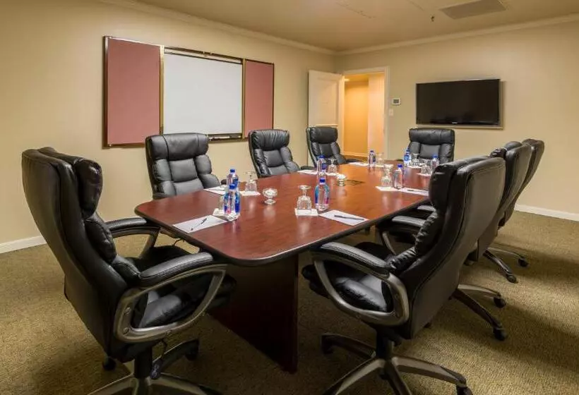 Cooper Hotel Conference Center & Spa