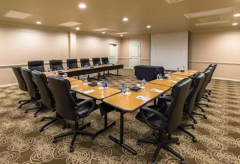 Cooper Hotel Conference Center & Spa