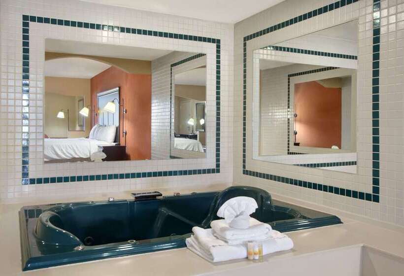 هتل Days Inn By Wyndham Longview South