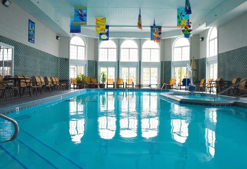 هتل Hamilton Inn Select Beachfront Mackinaw City