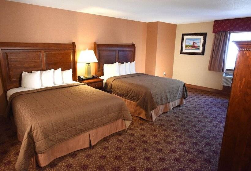 هتل Hamilton Inn Select Beachfront Mackinaw City