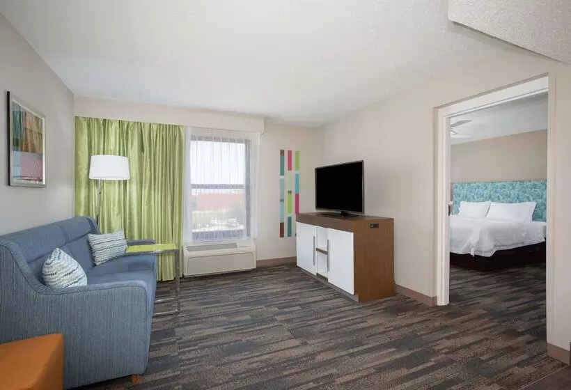 호텔 Hampton Inn & Suites Kansas City Merriam