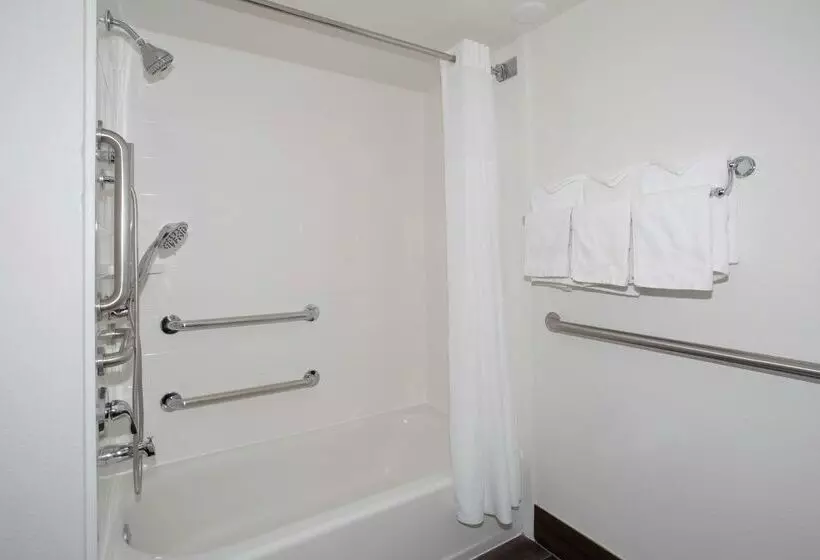 호텔 Hampton Inn & Suites Kansas City Merriam