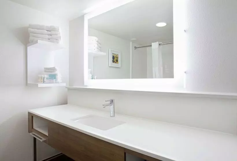 호텔 Hampton Inn & Suites Kansas City Merriam