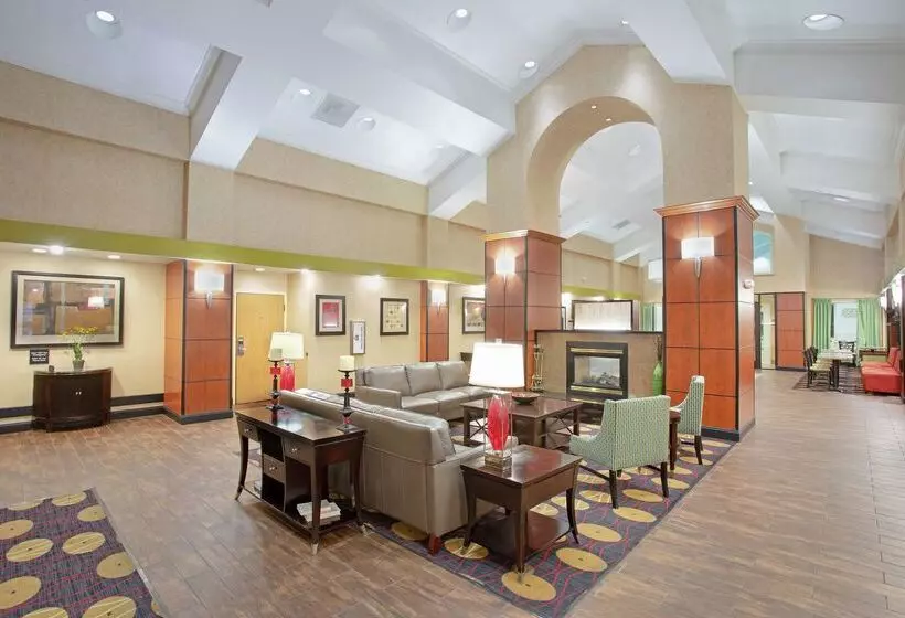 호텔 Hampton Inn & Suites Kansas City Merriam