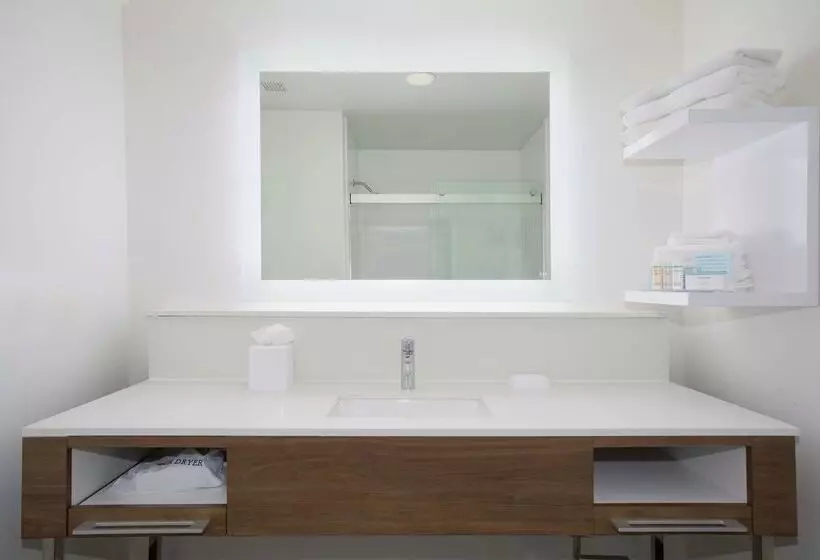 호텔 Hampton Inn & Suites Kansas City Merriam