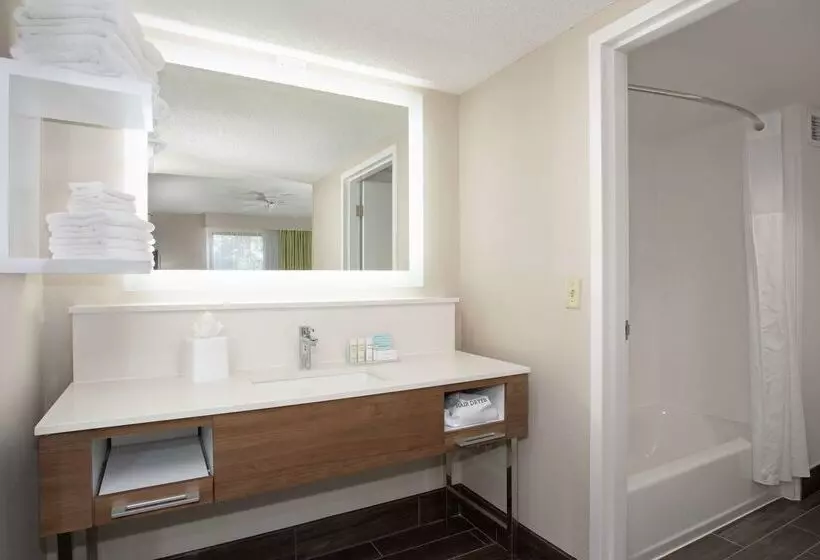 호텔 Hampton Inn & Suites Kansas City Merriam