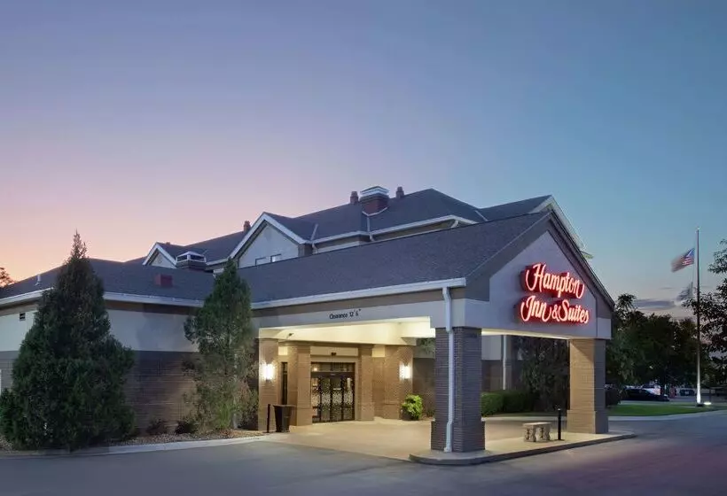 호텔 Hampton Inn & Suites Kansas City Merriam