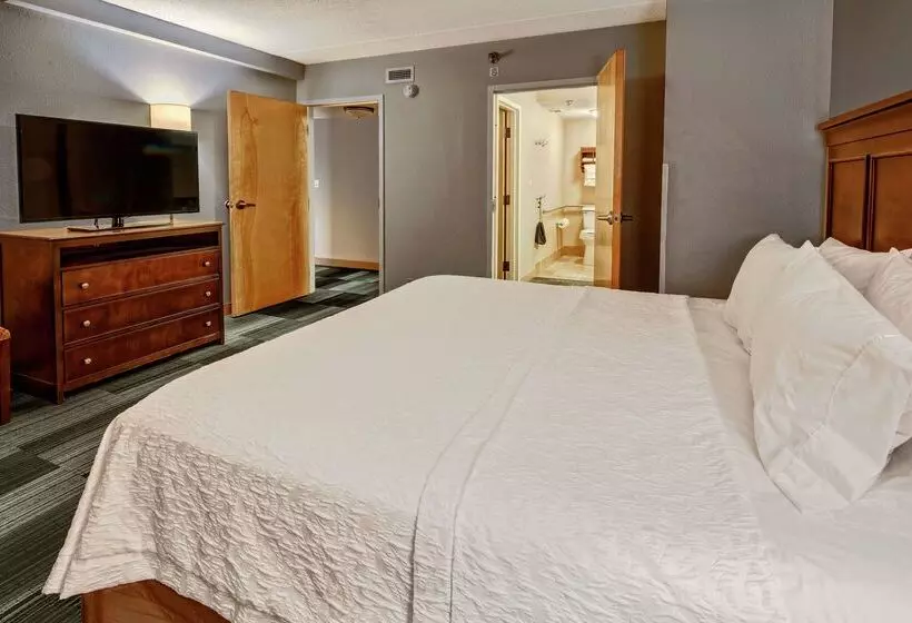 Отель Hampton Inn & Suites Pigeon Forge On The Parkway