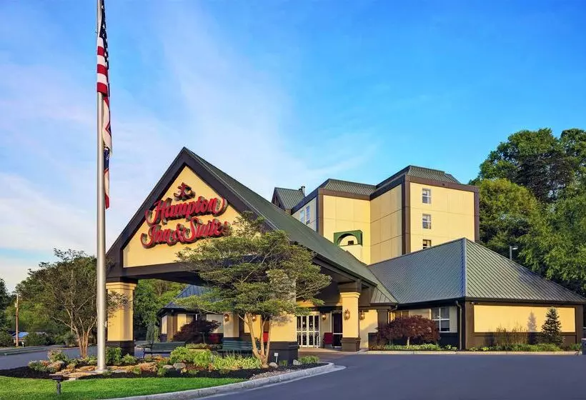 Отель Hampton Inn & Suites Pigeon Forge On The Parkway