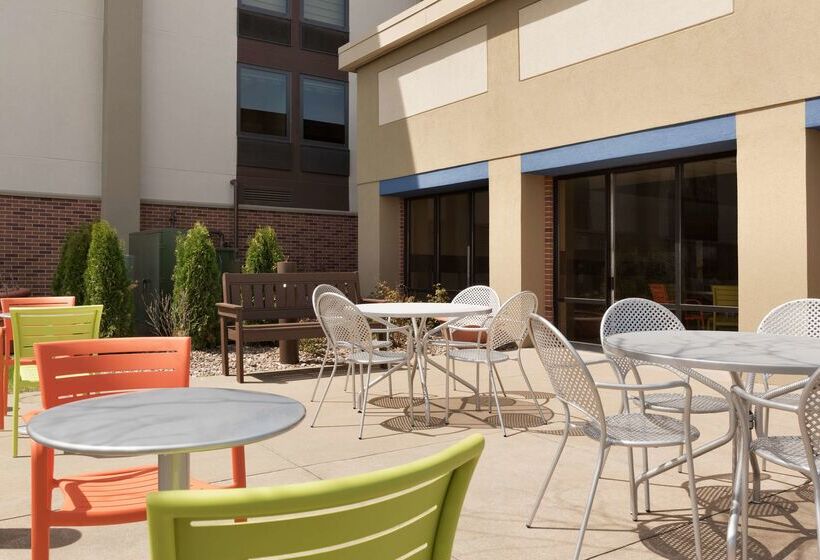 فندق Hampton Inn Appletonfox River Mall Area