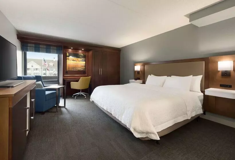 هتل Hampton Inn Appletonfox River Mall Area