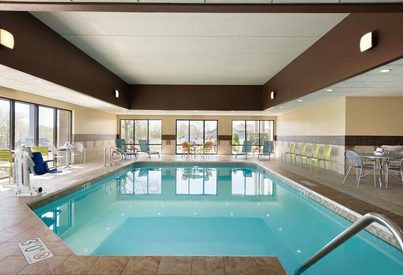 فندق Hampton Inn Appletonfox River Mall Area