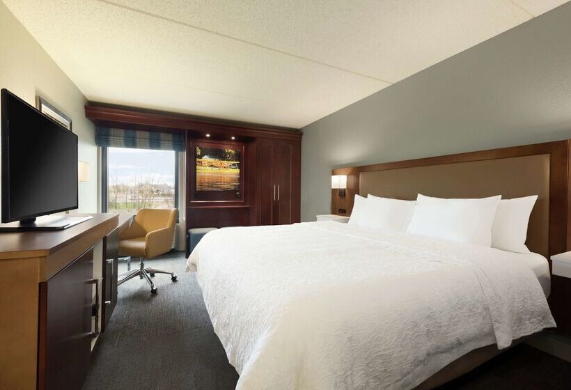 فندق Hampton Inn Appletonfox River Mall Area