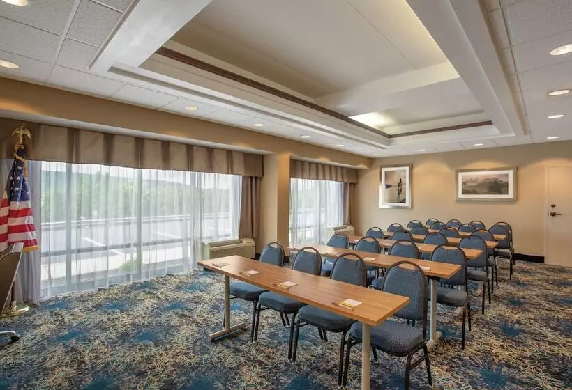 ホテル Hampton Inn Bedford