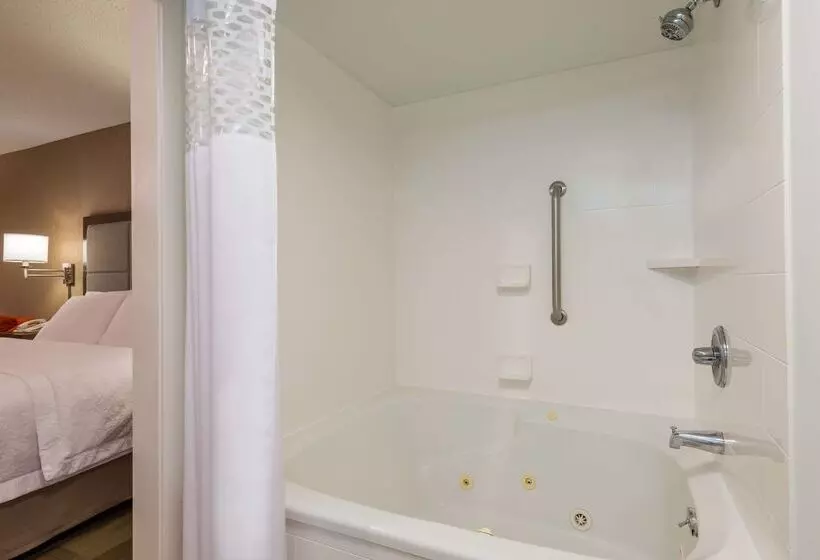 هتل Hampton Inn Buffaloairport/galleria Mall