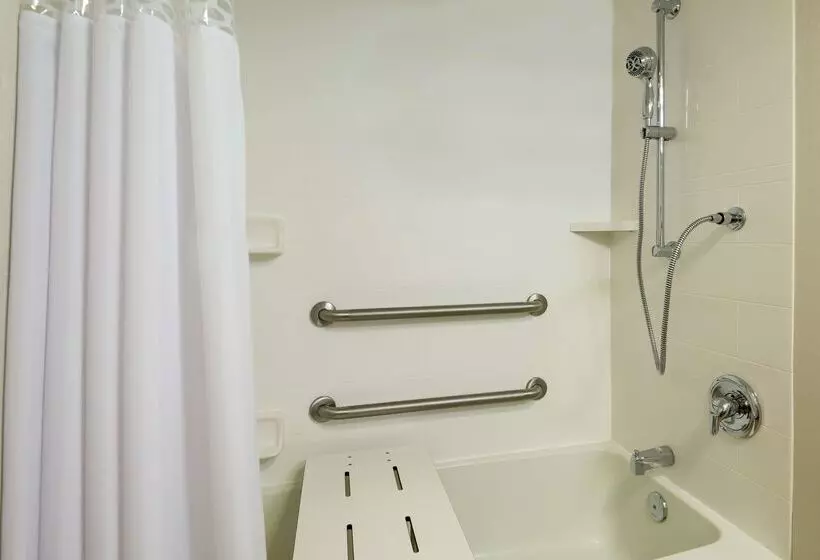 هتل Hampton Inn Buffaloairport/galleria Mall