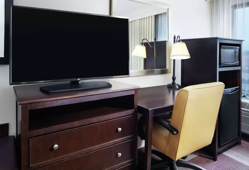 هتل Hampton Inn Dallasirvinglas Colinas