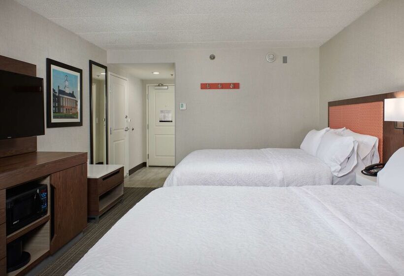 בית מלון כפרי Hampton Inn Fairfax City