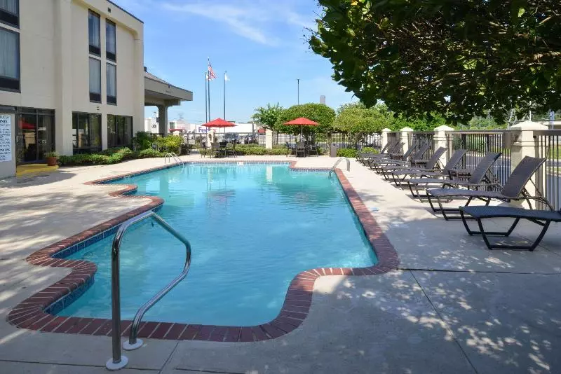 בית מלון כפרי Hampton Inn Gadsden