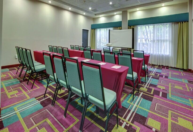 هتل Hampton Inn Miami Coconut Grove/coral Gables