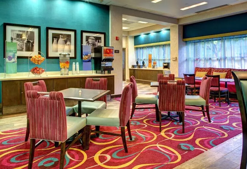 Отель Hampton Inn Miami Coconut Grove/coral Gables