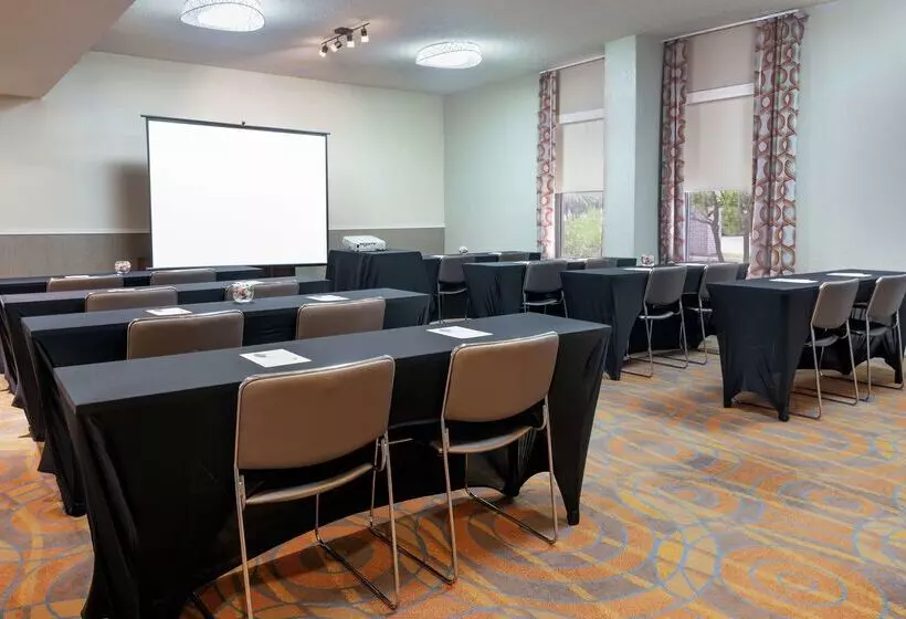 호텔 Hampton Inn Orlandointernational Airport