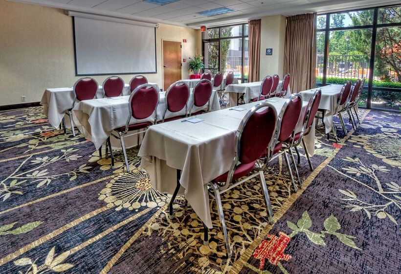 בית מלון כפרי Hampton Inn Rocky Mount