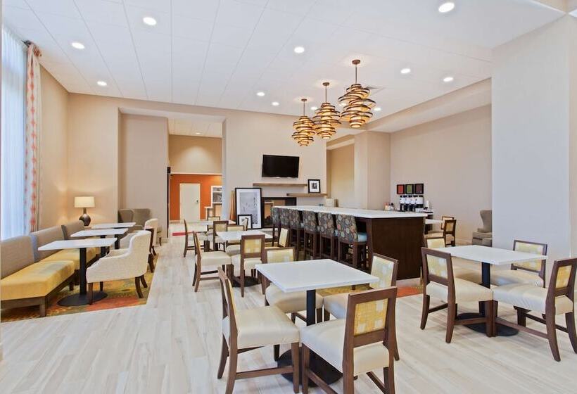 هتل Hampton Inn Sault Ste Marie