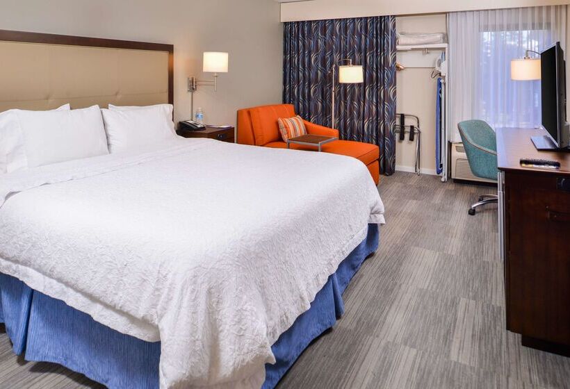 هتل Hampton Inn Seattle Airport