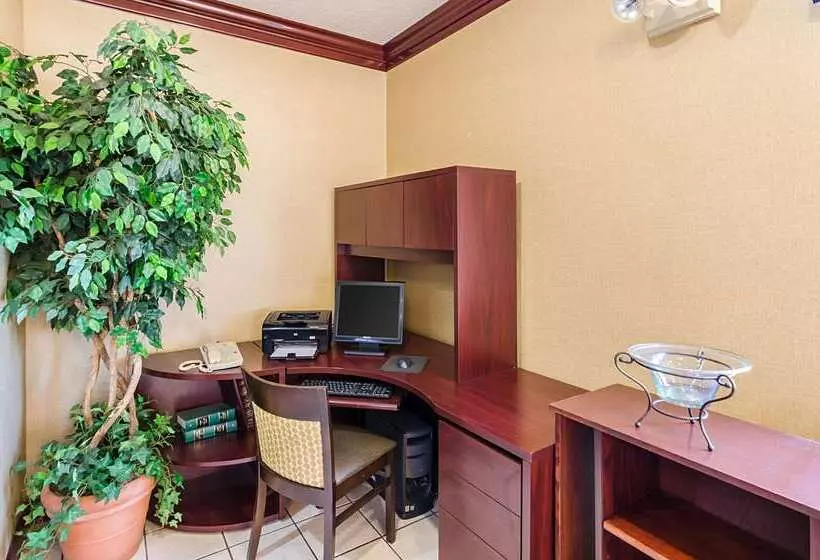 هتل Quality Inn Lynchburg Near University