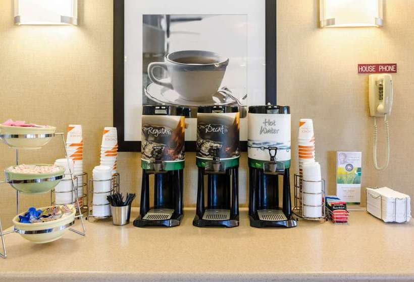 호텔 Quality Inn Lynchburg Near University