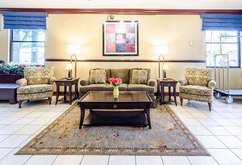 호텔 Quality Inn Lynchburg Near University