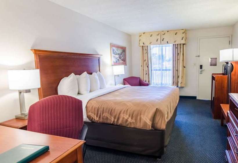 호텔 Quality Inn Lynchburg Near University
