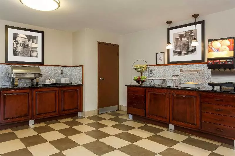 호텔 Red Lion Inn & Suites Hattiesburg